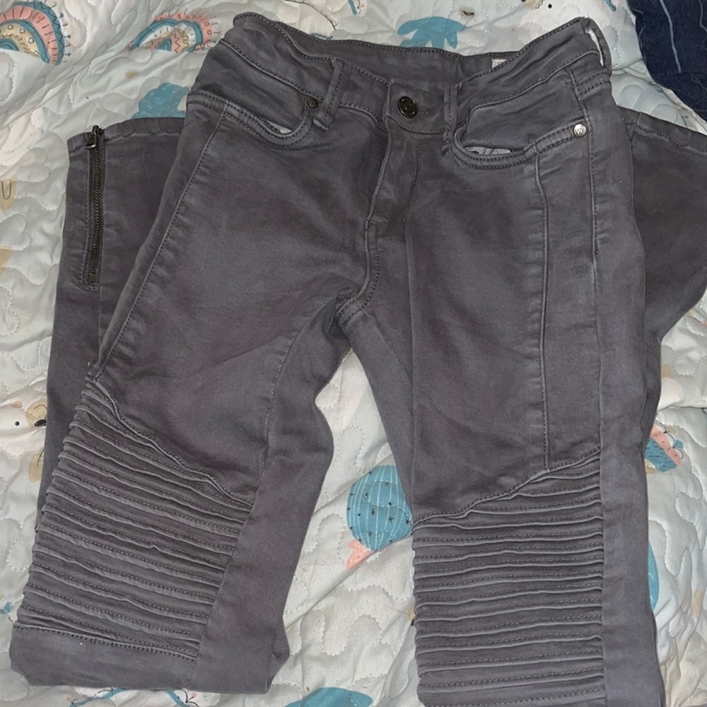 These are tight fitting skinny jeans